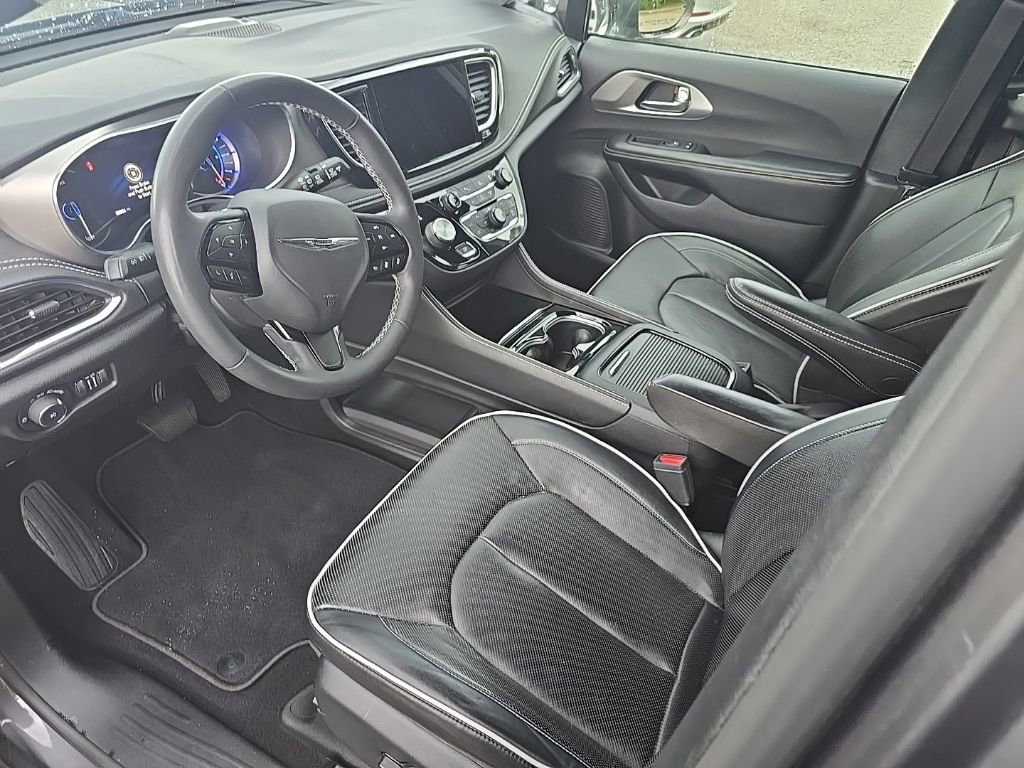 Used 2022 Chrysler Pacifica Limited w/ S Appearance Package FWD image 13