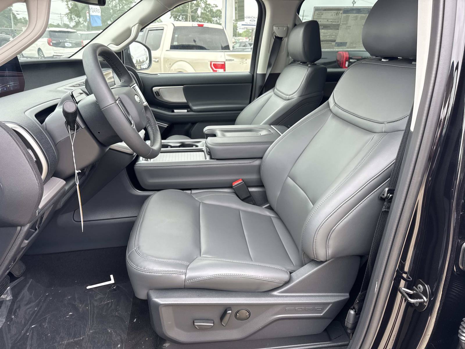 New 2026 Ford Expedition Active RWD image 8