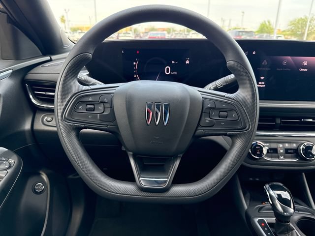 Used 2025 Buick Envista Preferred w/ Convenience II Package FWD image 14