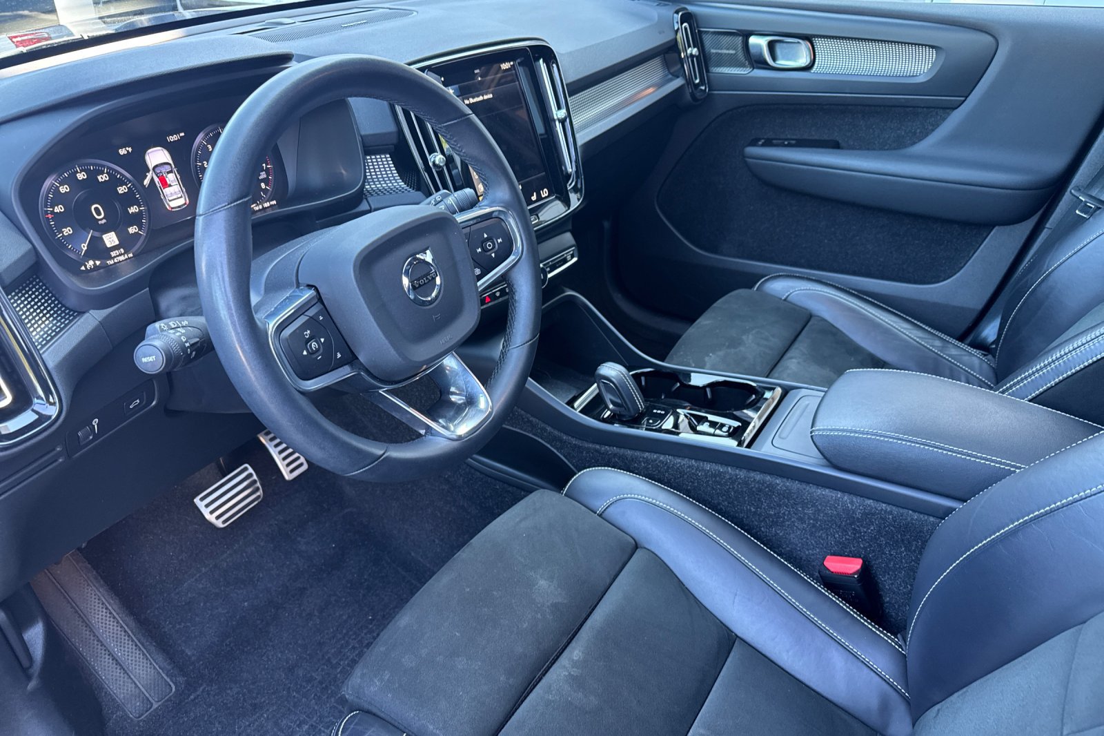 Used 2022 Volvo XC40 T5 R-Design w/ Advanced Package AWD/4WD image 10