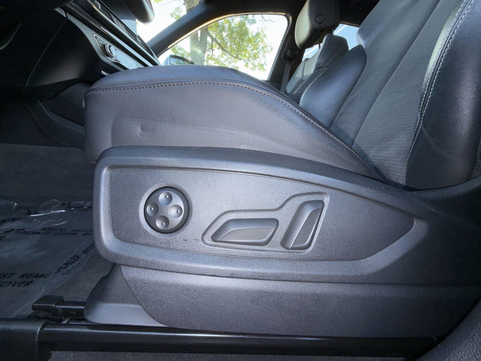 Used 2022 Audi SQ5 Premium w/ Convenience Package AWD/4WD image 14