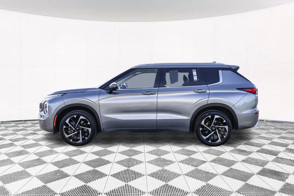 Used 2022 Mitsubishi Outlander SEL image 13