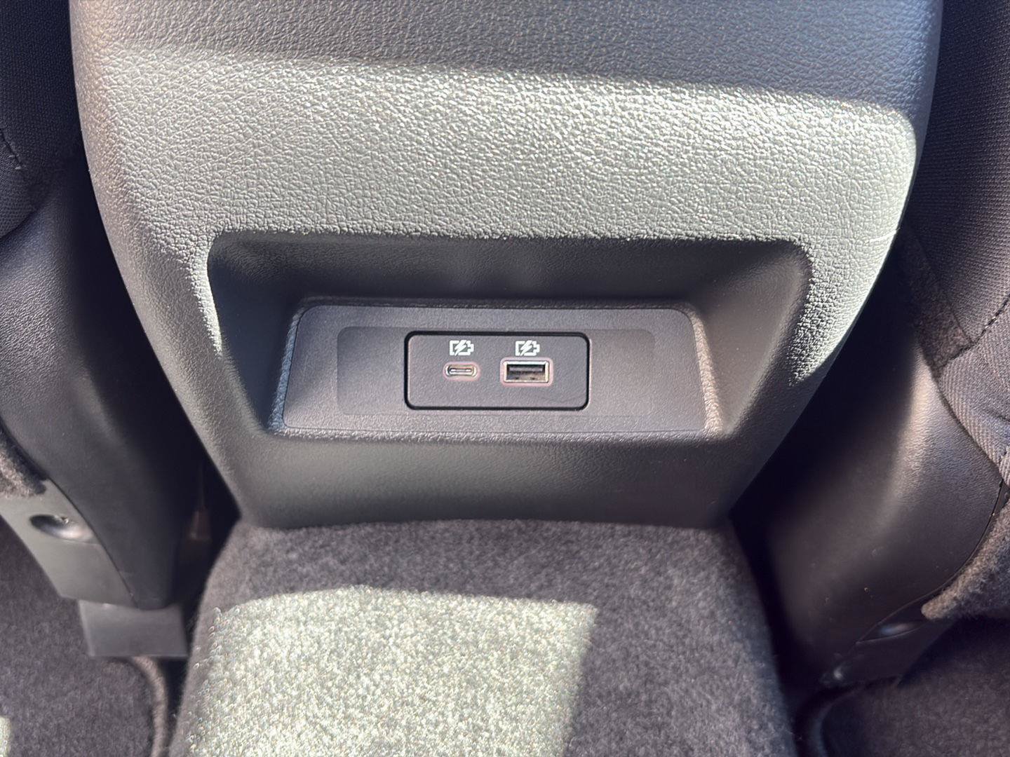 Used 2025 Nissan Altima 2.5 SV FWD image 30