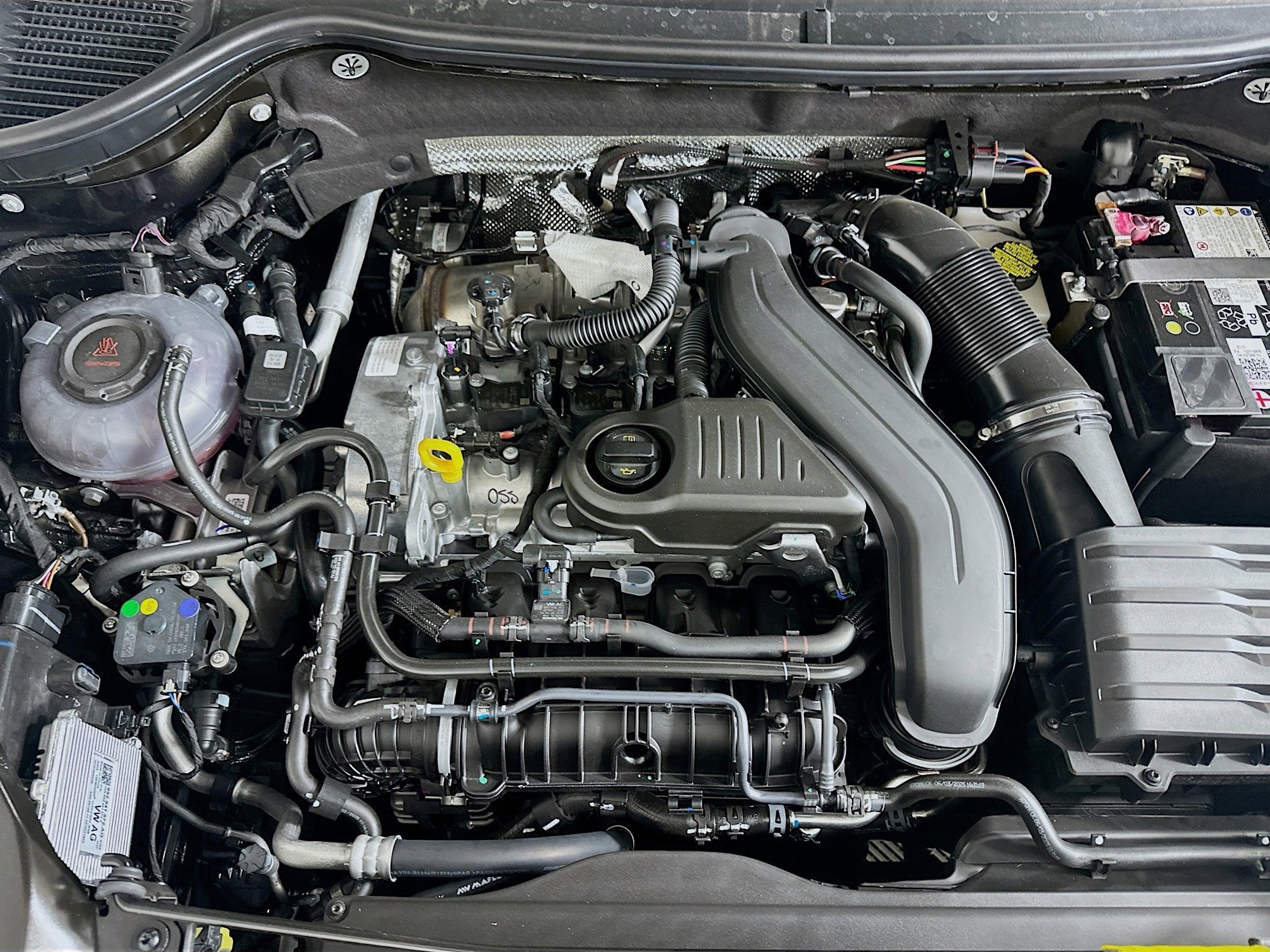 Certified 2025 Volkswagen Taos SEL image 23