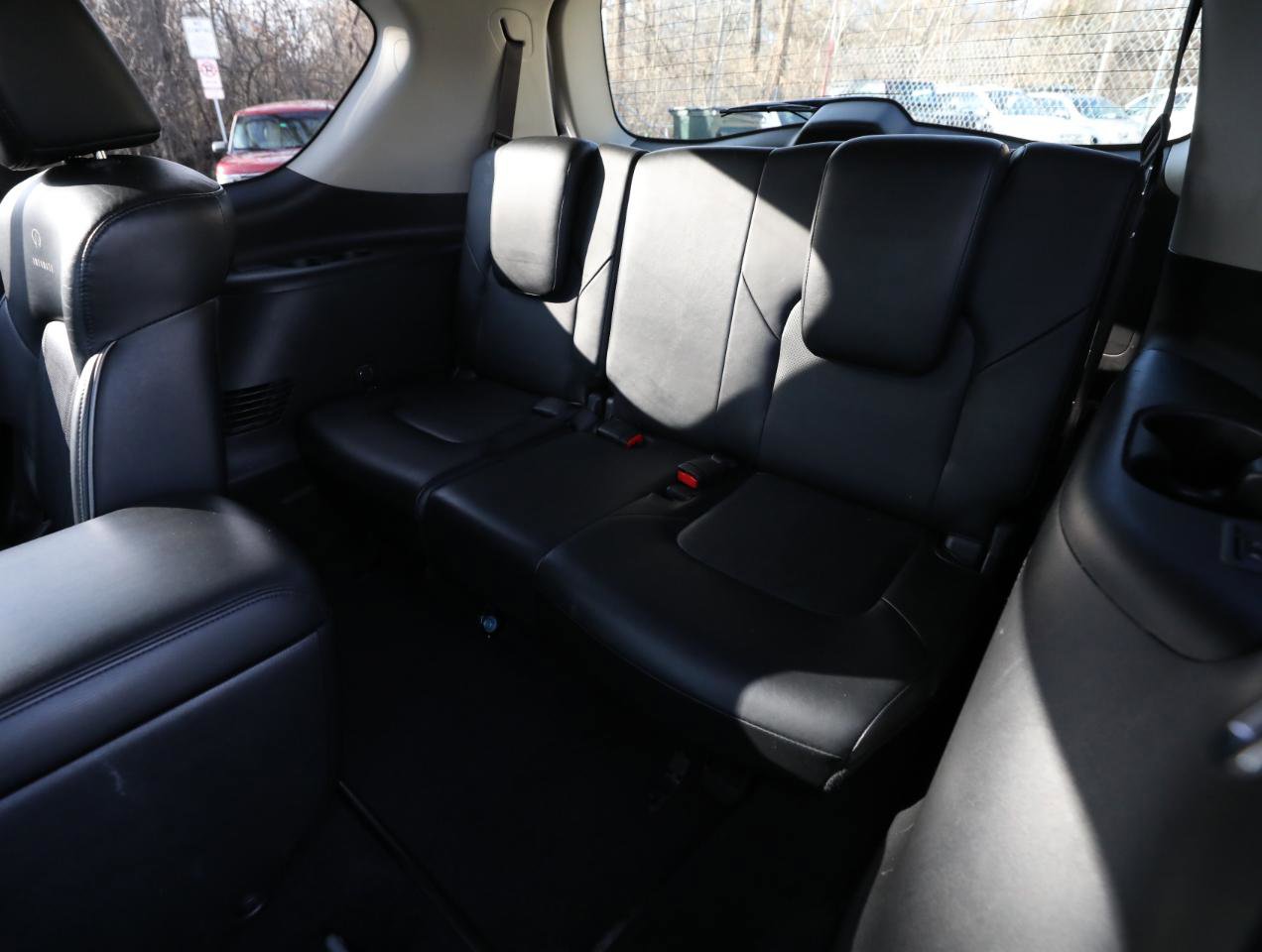 Used 2013 INFINITI QX56 4WD w/ Deluxe Touring Pkg image 14