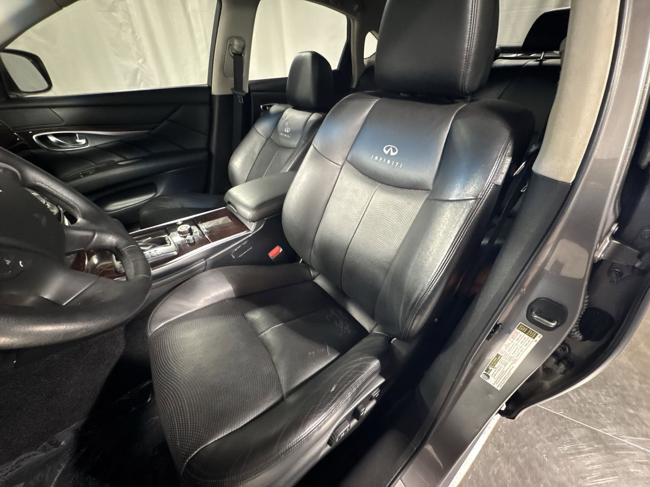 Used 2012 INFINITI M35 w/ Premium Pkg image 17