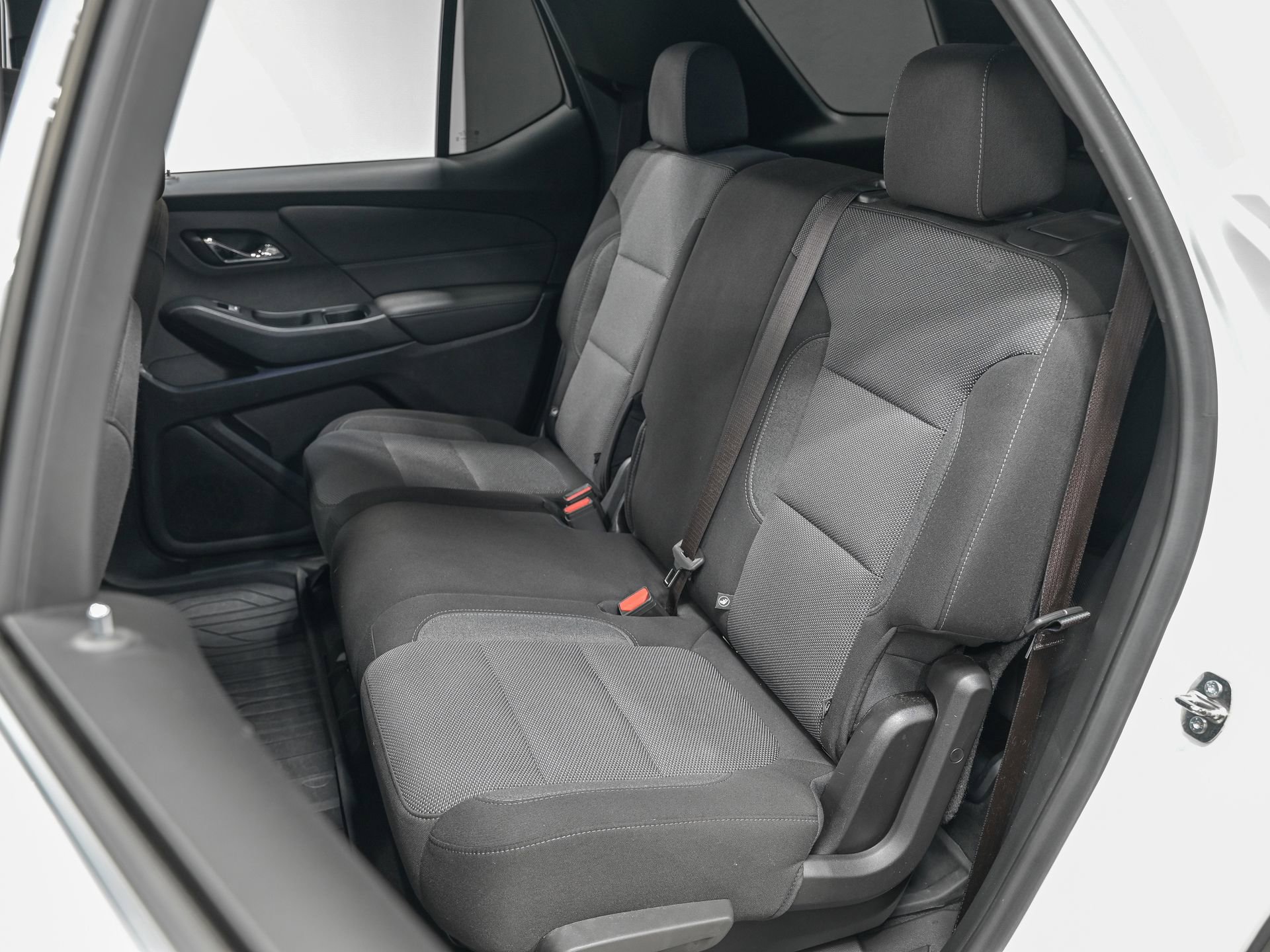 Used 2023 Chevrolet Traverse LT w/ LPO, Floor Liner Package image 27