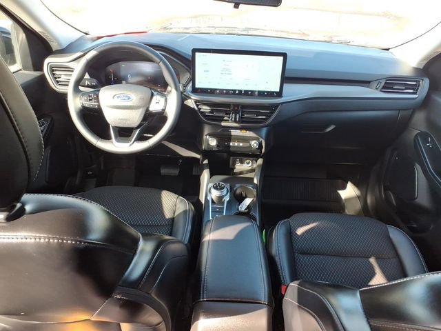 Used 2025 Ford Escape SE image 12