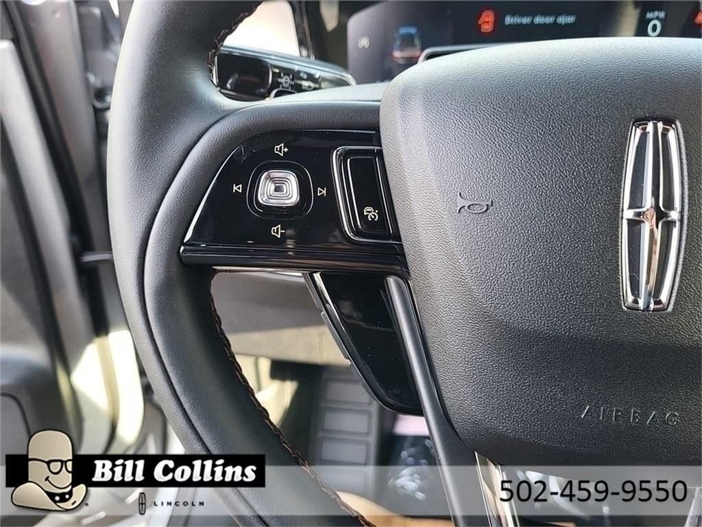 New 2024 Lincoln Corsair Reserve FWD image 16
