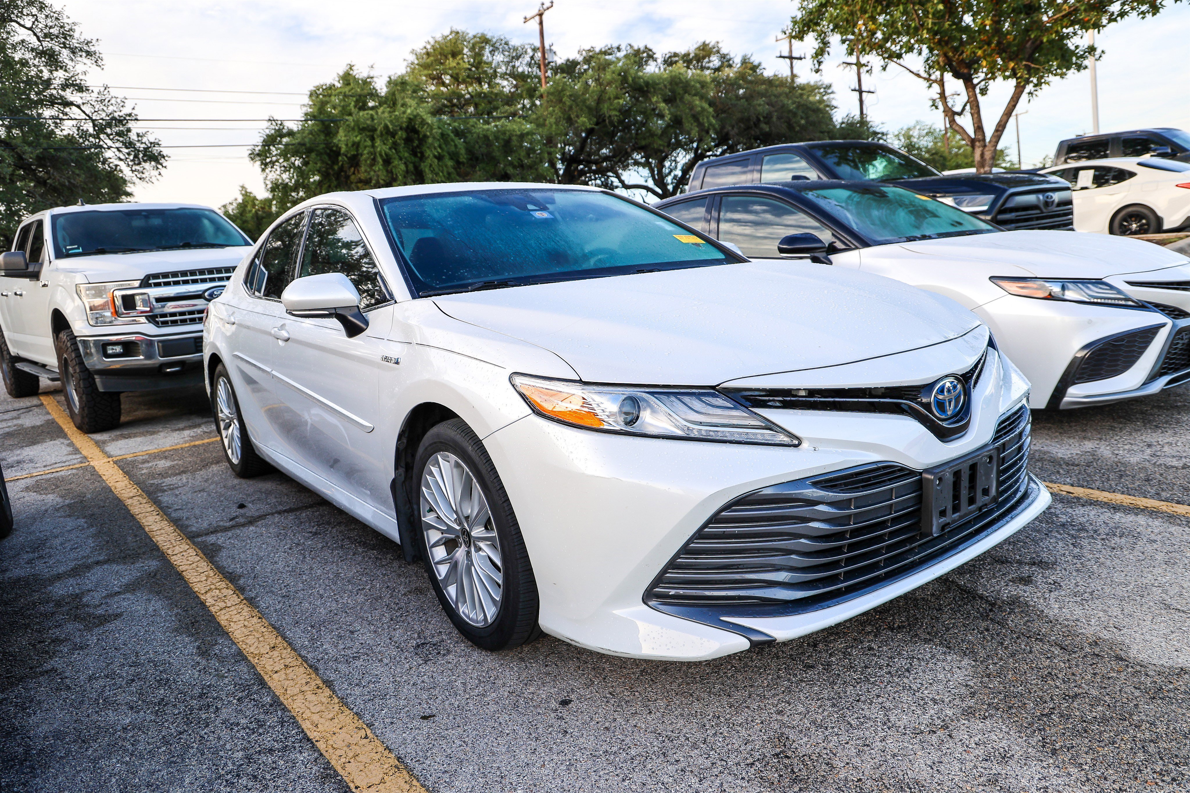 Used 2020 Toyota Camry XLE FWD image 6