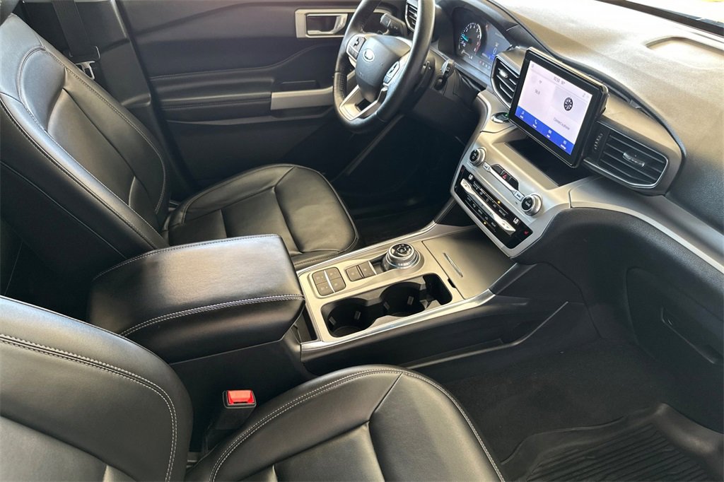 Used 2021 Ford Explorer XLT w/ Equipment Group 202A image 20