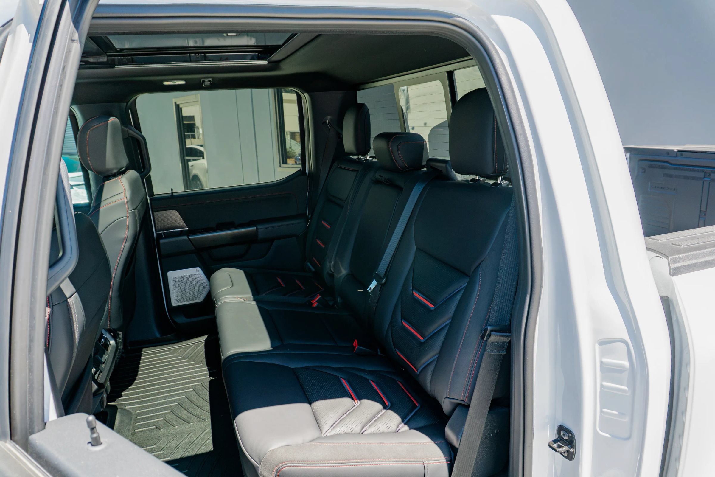 Used 2025 Ford F150 Raptor AWD/4WD image 60