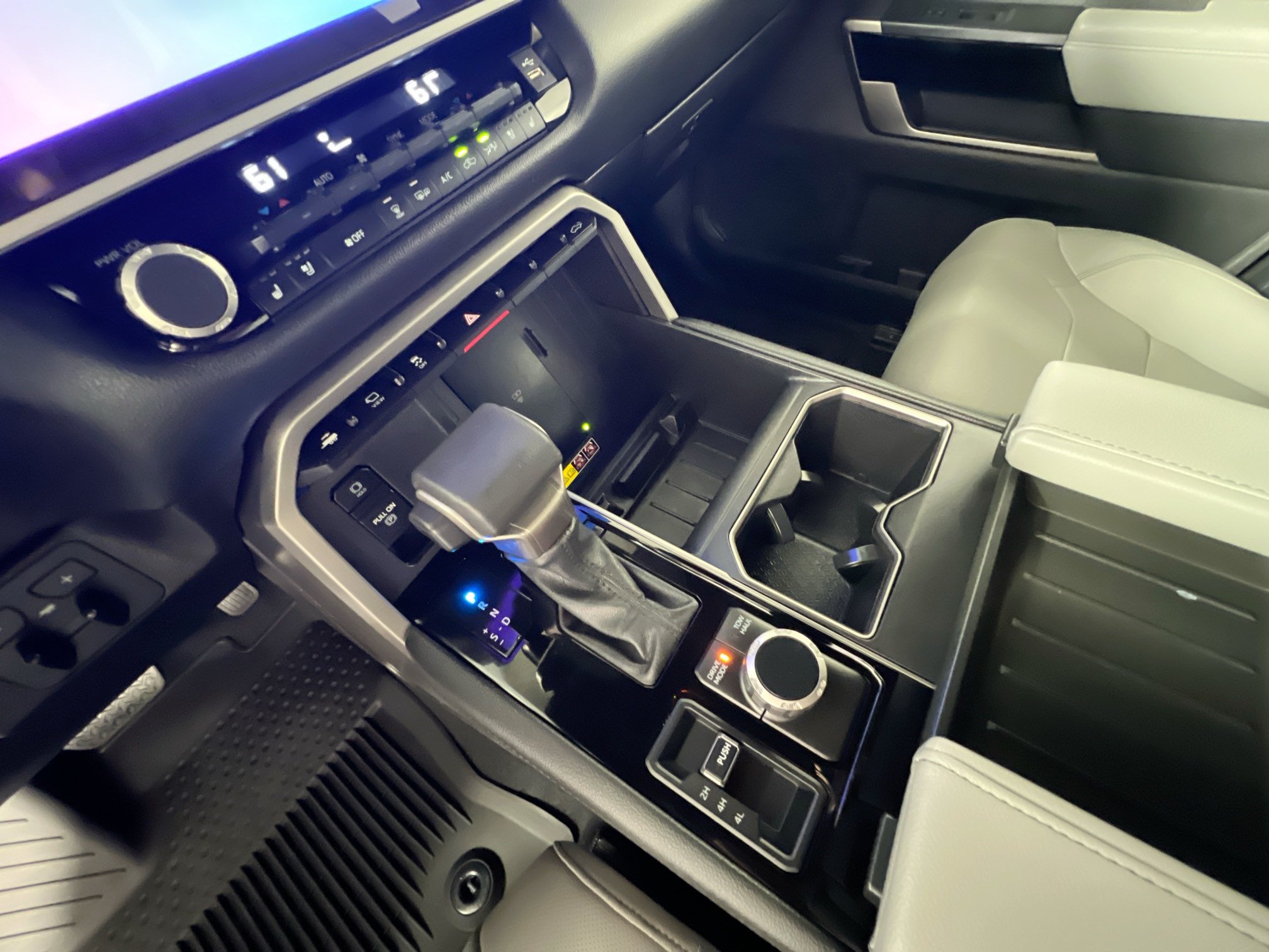 New 2026 Toyota Tundra Limited AWD/4WD image 25