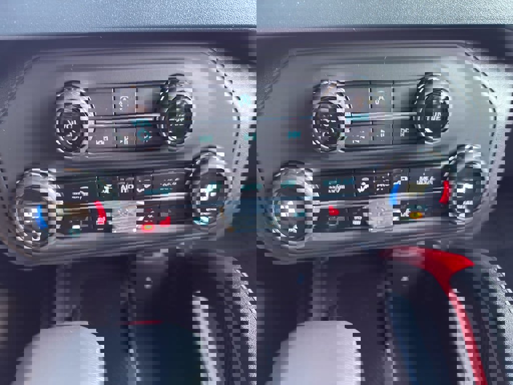 New 2025 Ford Bronco Heritage Edition image 30