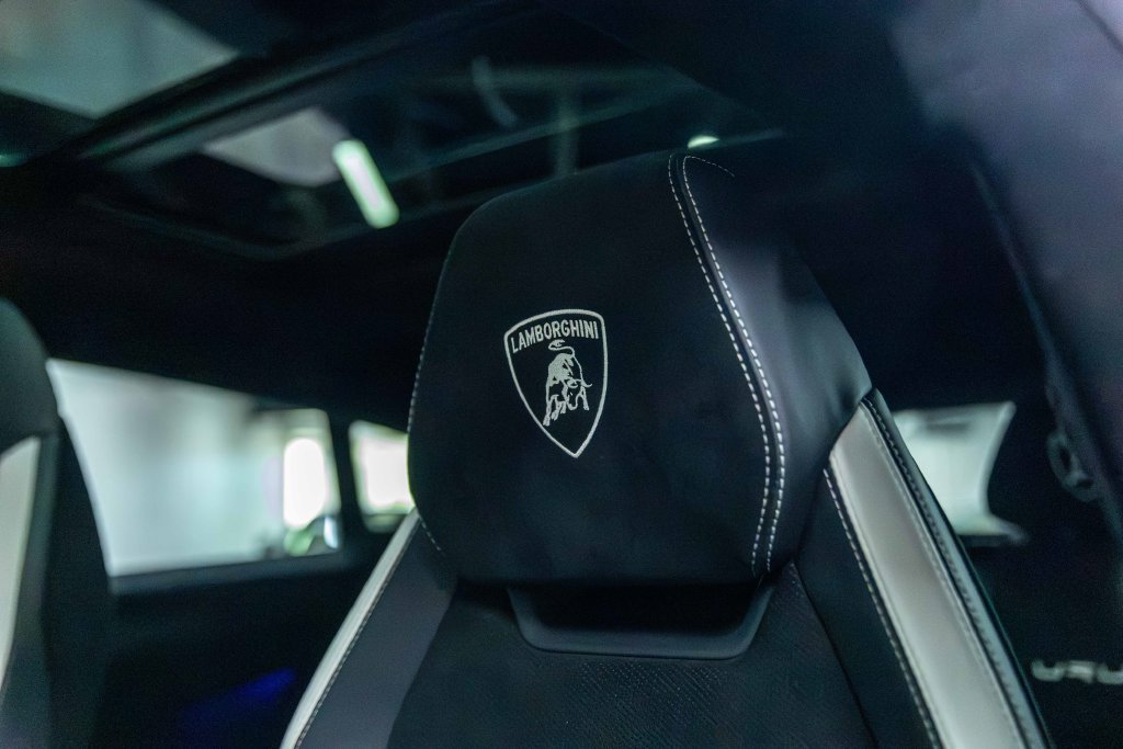 Used 2023 Lamborghini Urus Performante AWD/4WD image 29