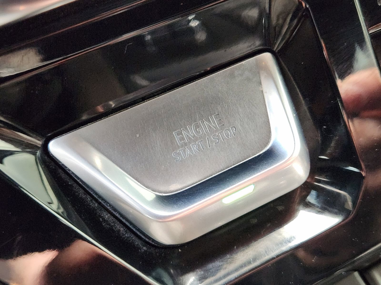 Used 2024 GMC Sierra 3500 Denali w/ Denali Reserve Package image 21