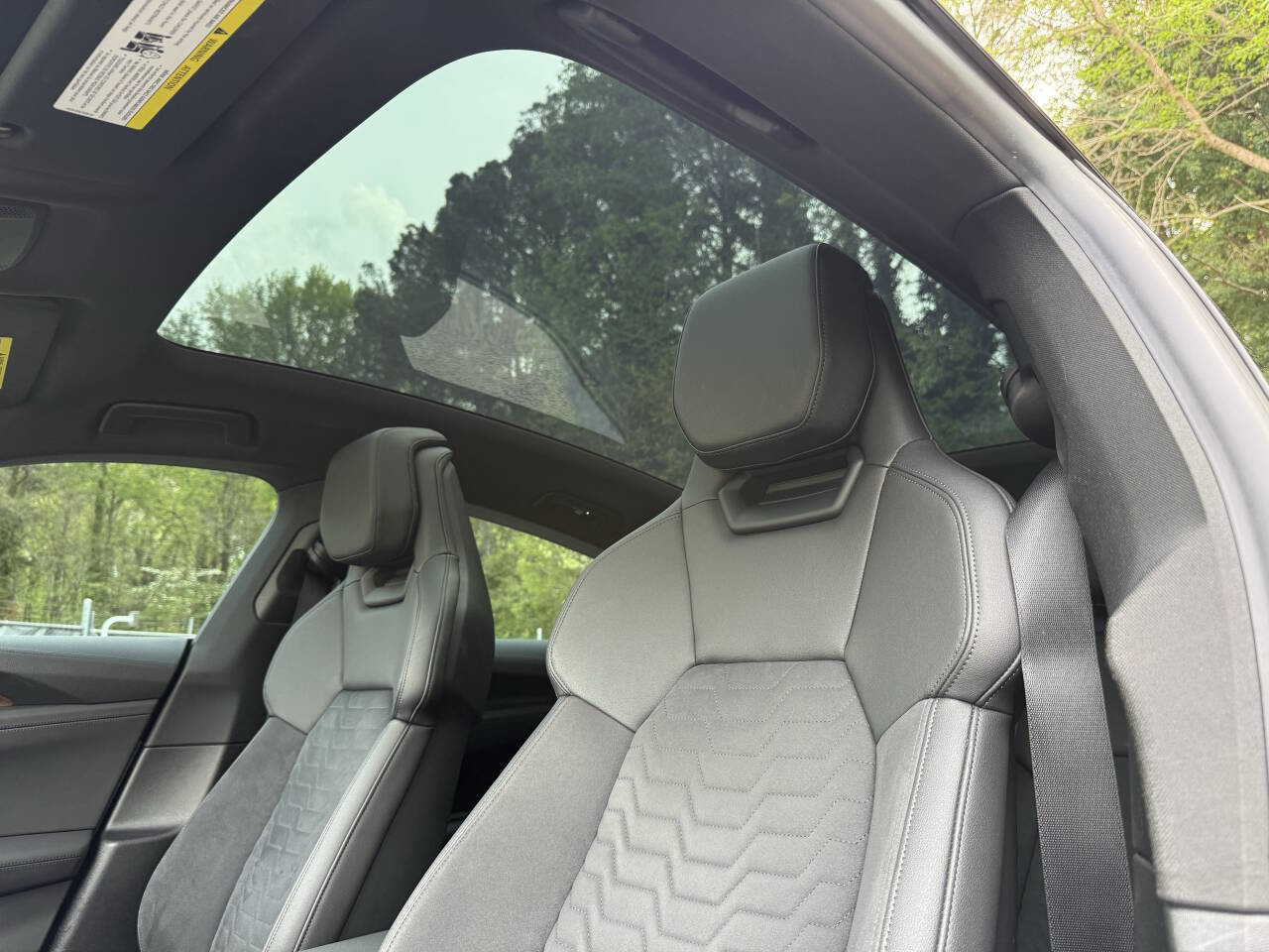 Used 2022 Audi e-tron GT Premium Plus image 32