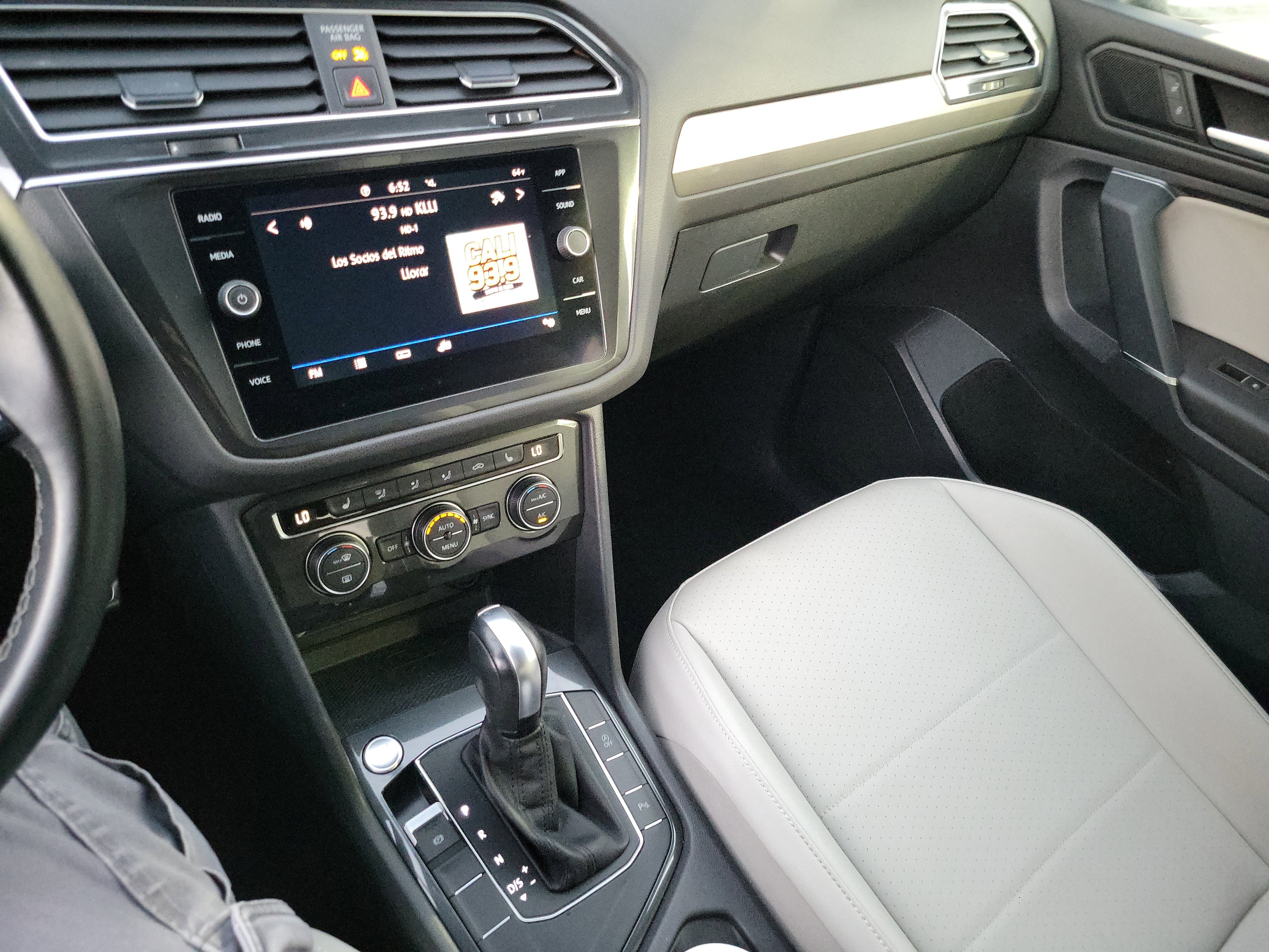 Used 2020 Volkswagen Tiguan SE R-Line image 13