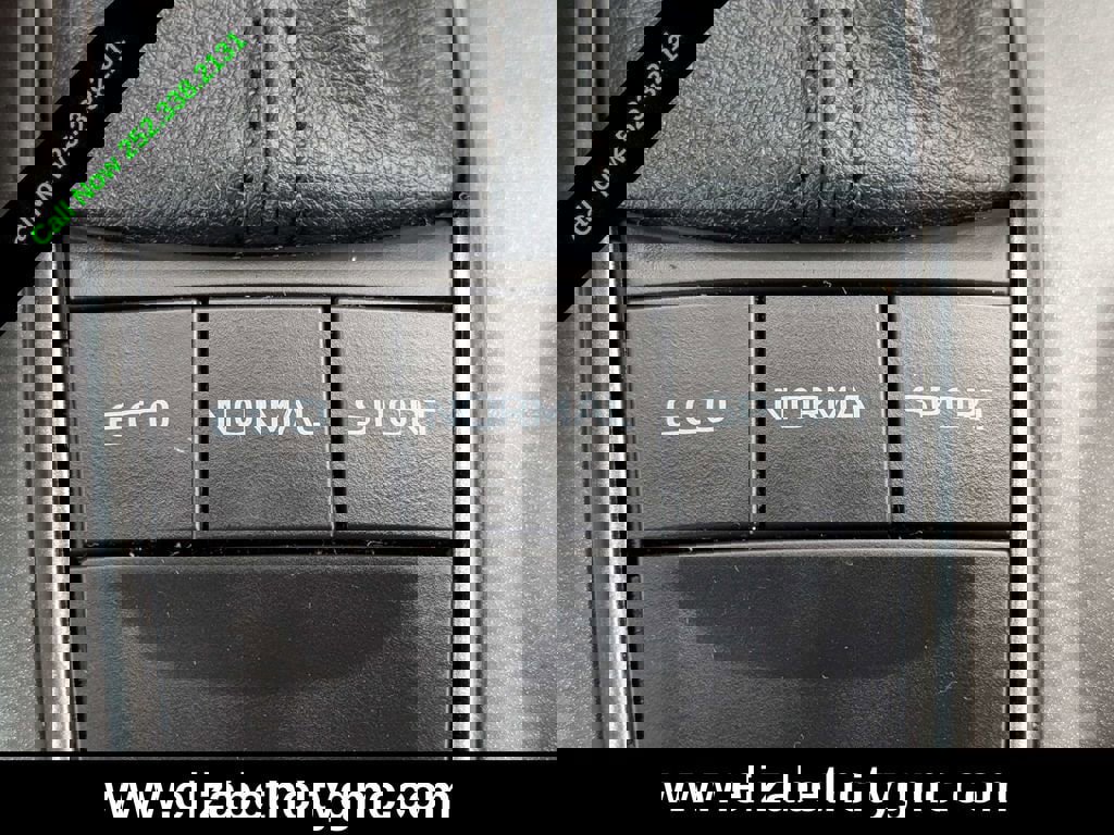 Used 2024 Toyota Camry SE image 29