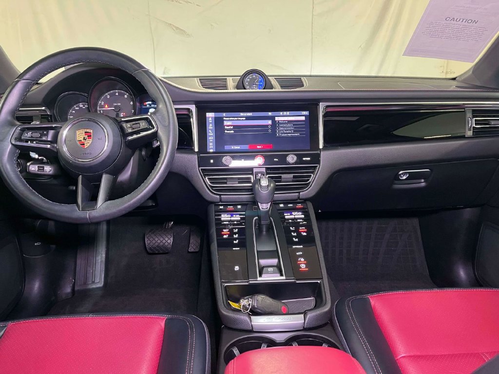 Used 2023 Porsche Macan AWD/4WD image 25