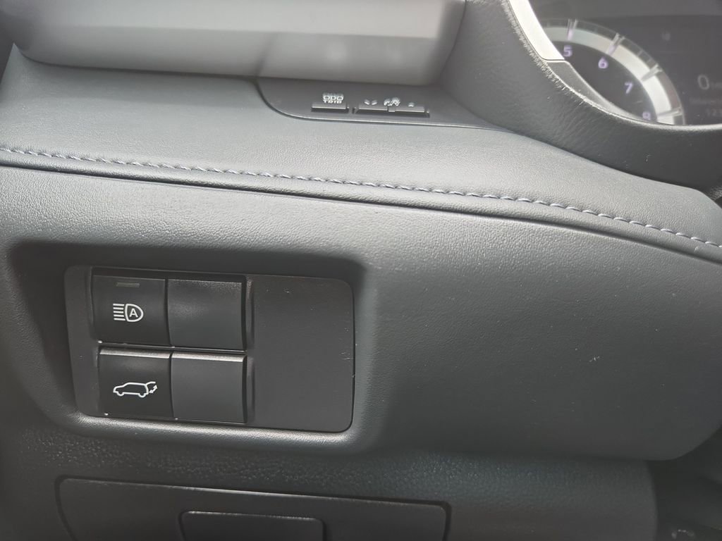 Used 2022 Toyota Highlander XSE AWD/4WD image 22