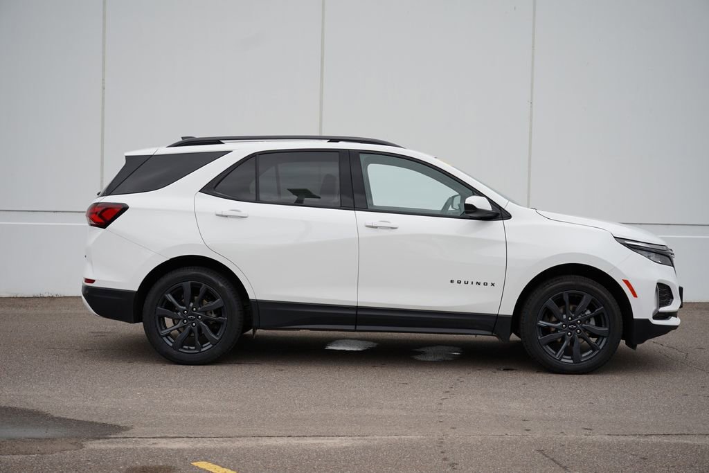 Certified 2024 Chevrolet Equinox RS image 2