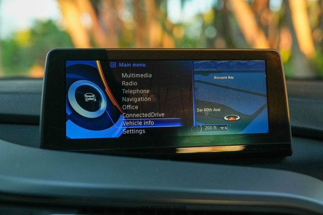 Used 2017 BMW i8 image 28