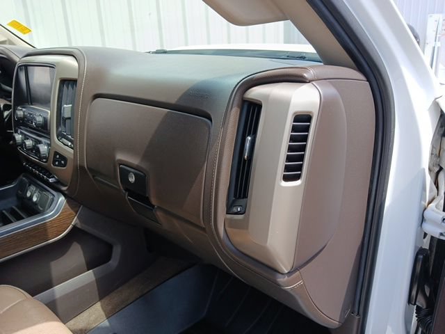Used 2017 GMC Sierra 2500 Denali w/ Duramax Plus Package AWD/4WD image 32