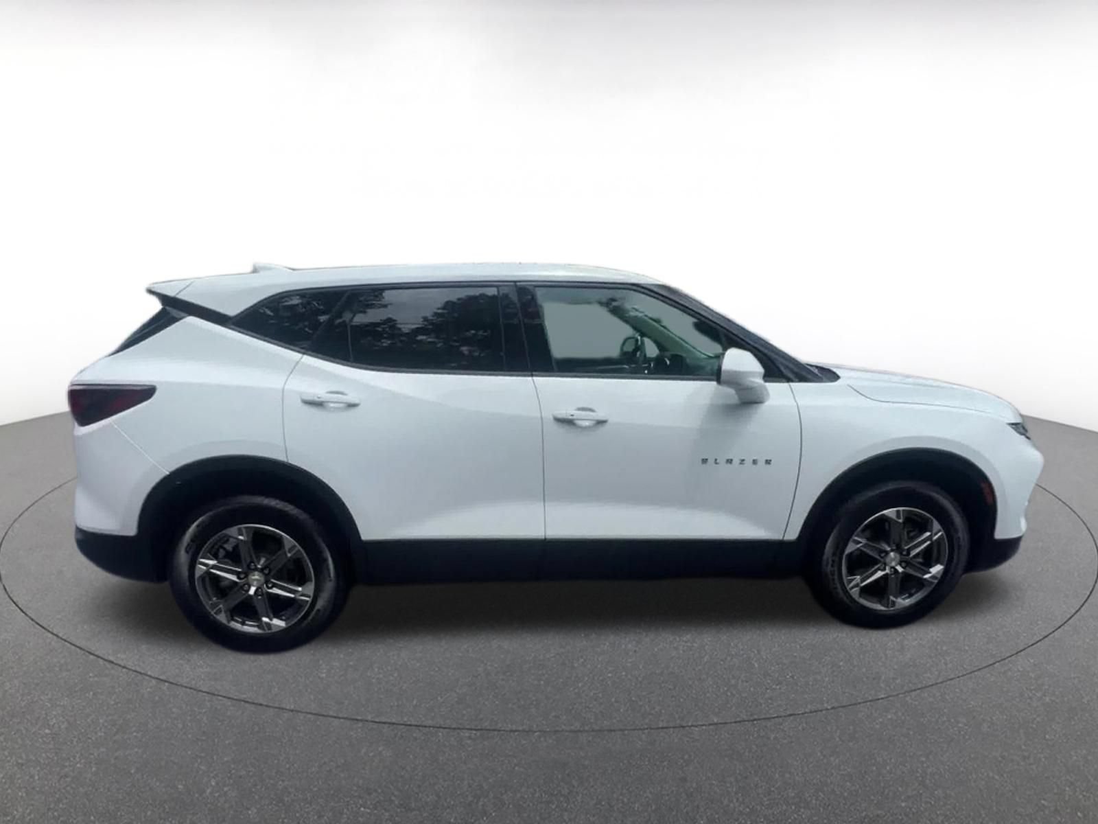 Used 2025 Chevrolet Blazer LT FWD image 15