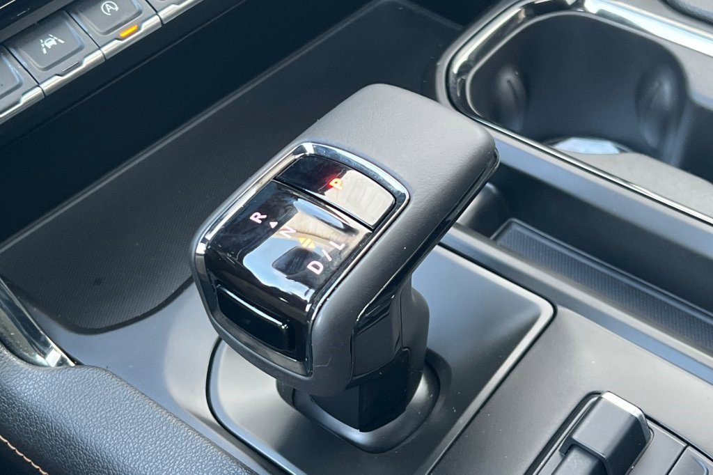 Certified 2022 GMC Sierra 1500 AT4 w/ AT4 Preferred Package image 18