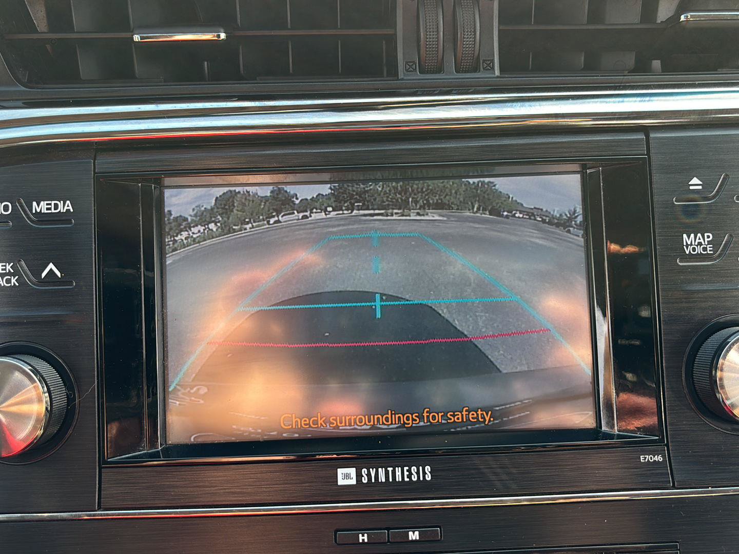 Used 2013 Toyota Avalon Limited w/ Technology Pkg FWD image 31