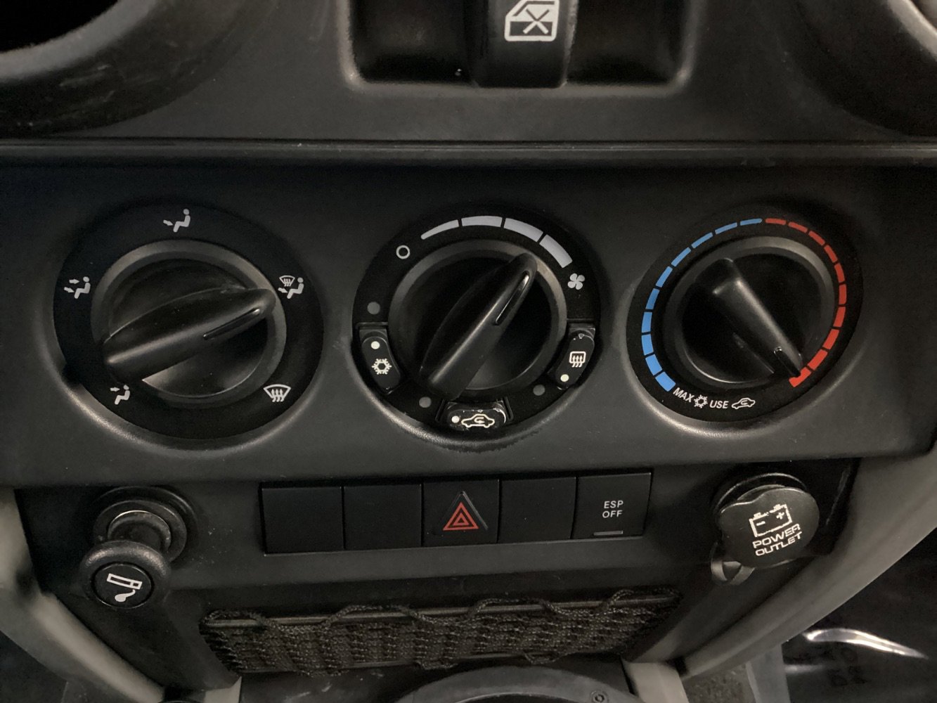 Used 2009 Jeep Wrangler Unlimited Sahara w/ Dual Top Group image 35