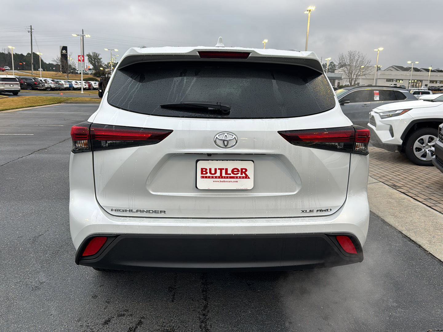 New 2026 Toyota Highlander XLE image 4