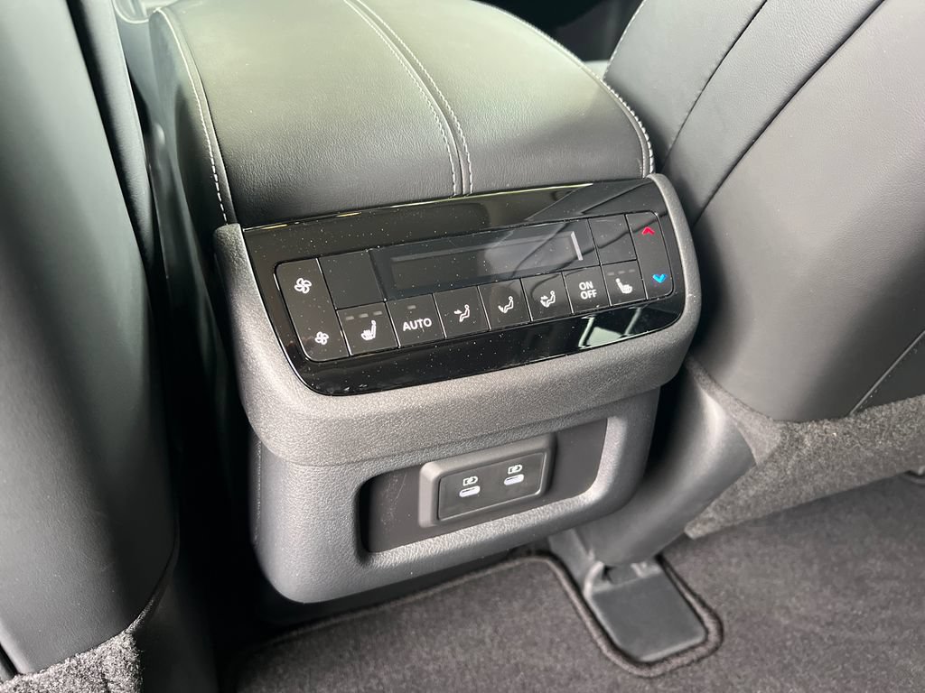 Certified 2026 INFINITI QX60 Luxe w/ Cargo Package FWD image 23