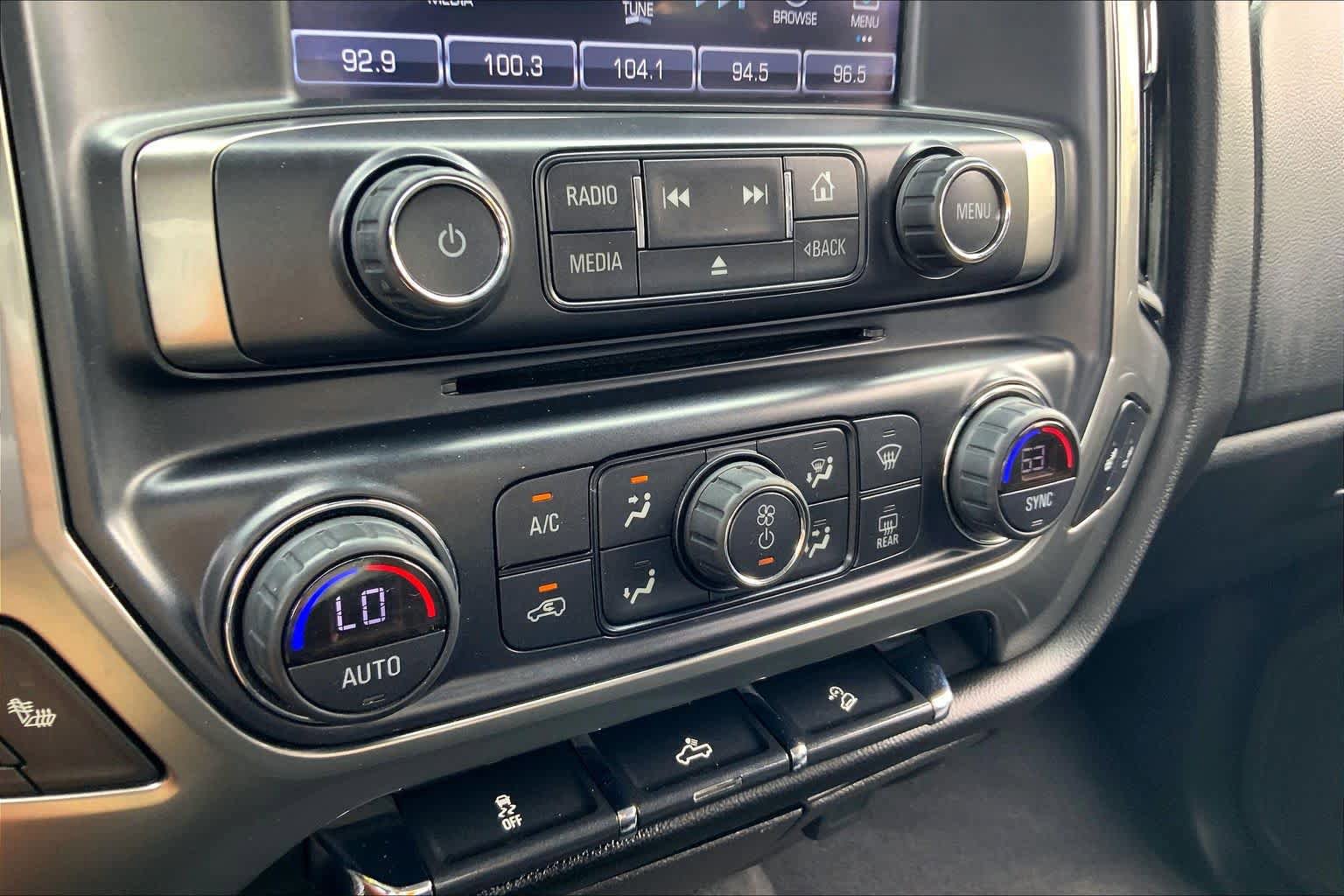 Used 2018 Chevrolet Silverado 1500 LT w/ All Star Edition AWD/4WD image 30