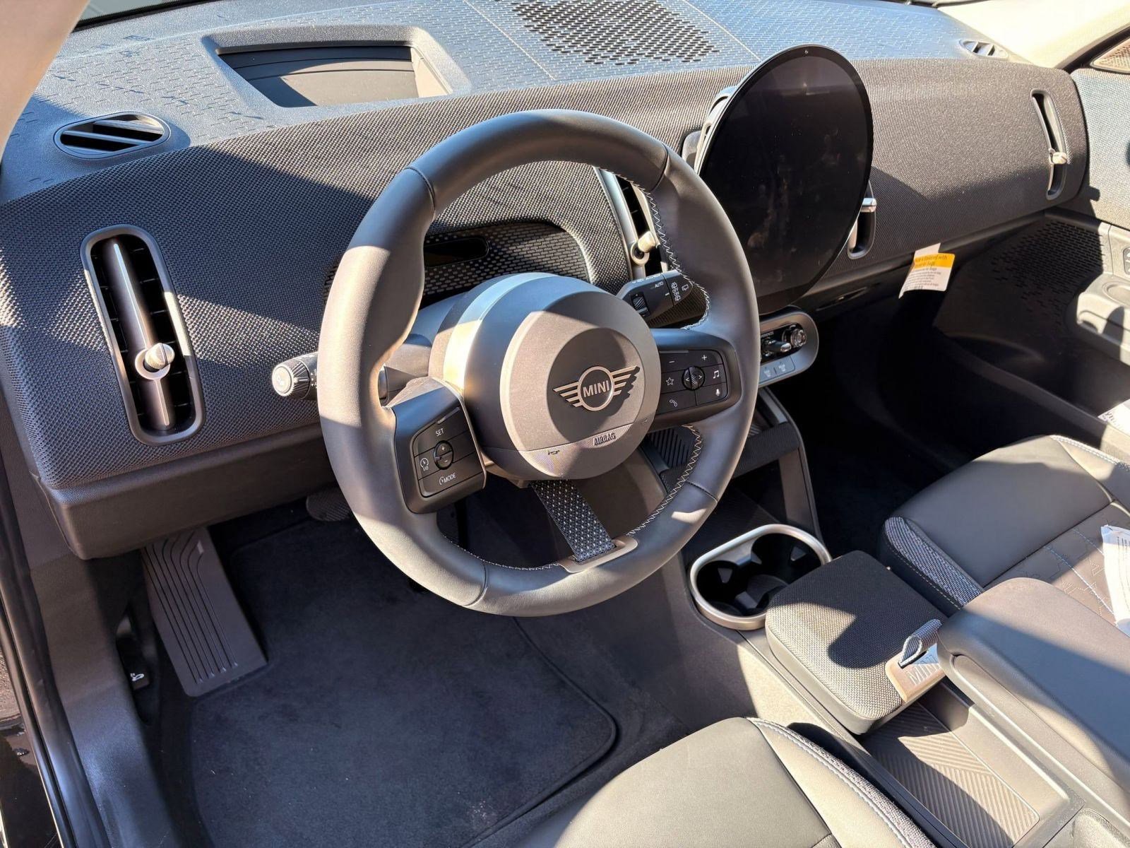 Used 2025 MINI Cooper Countryman S w/ Comfort Package Max image 4