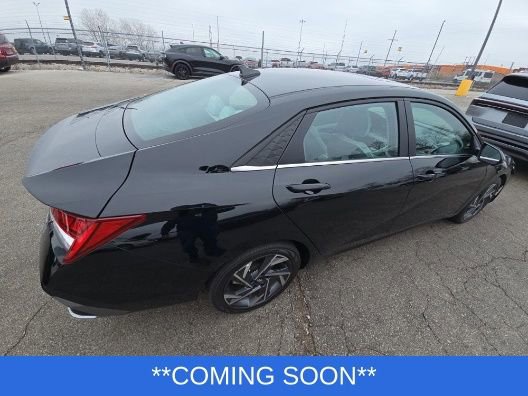Used 2024 Hyundai Elantra Limited image 2