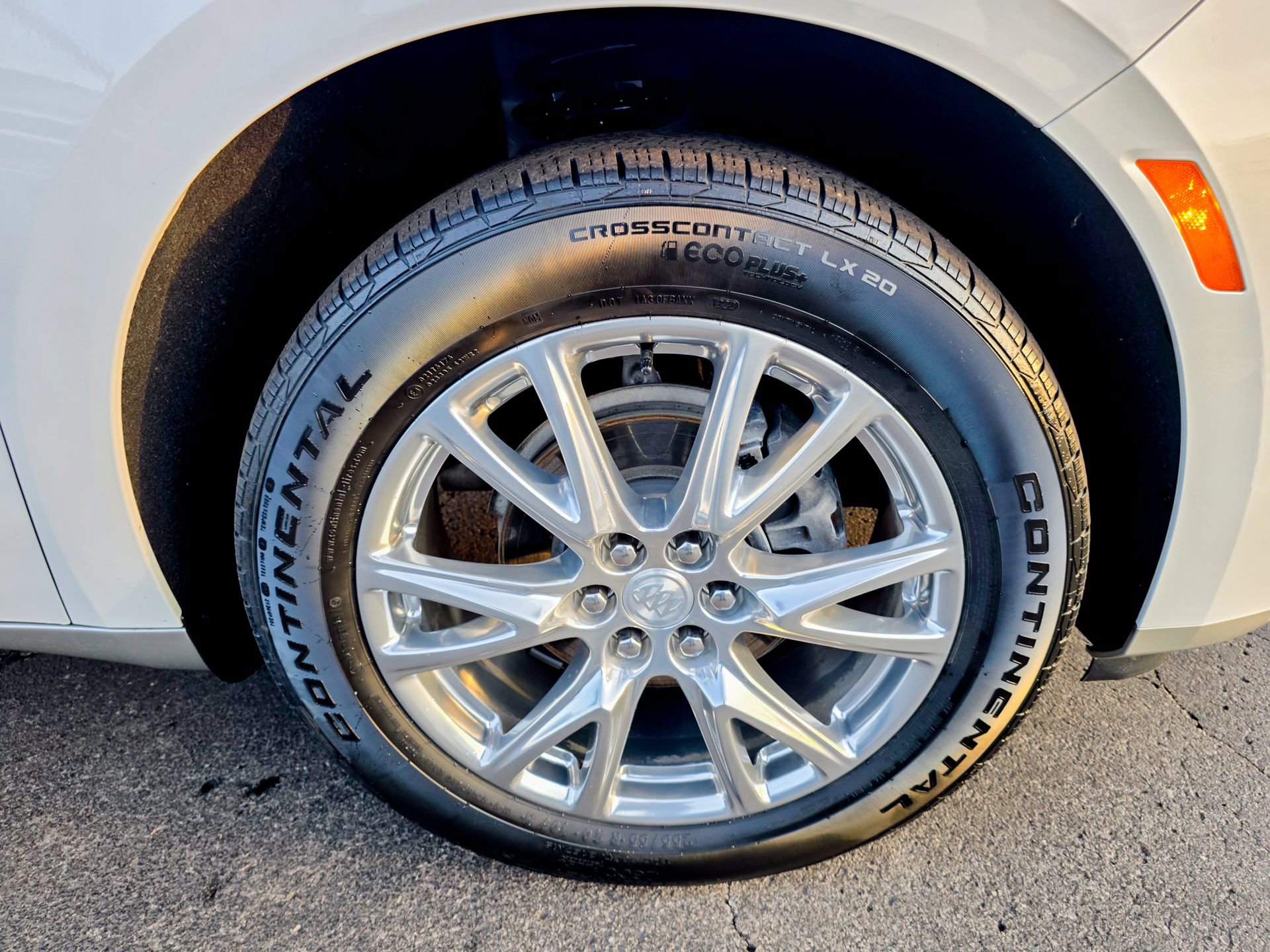 Used 2022 Buick Enclave Essence w/ Experience Buick Package image 26