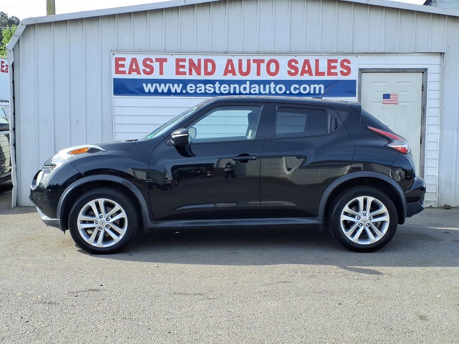 Used 2015 Nissan Juke SV image 2