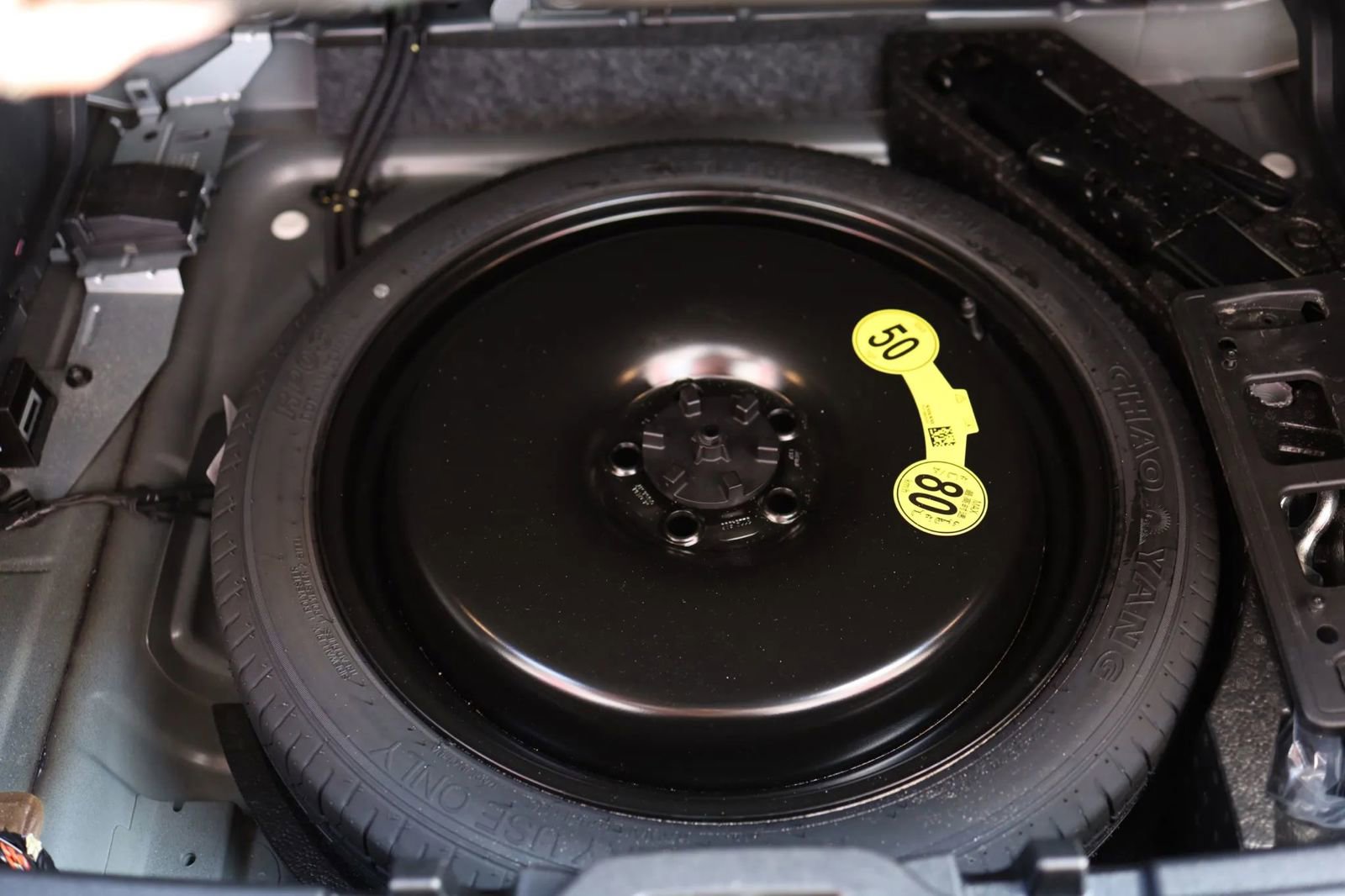 Used 2025 Volvo XC40 B5 Core image 42