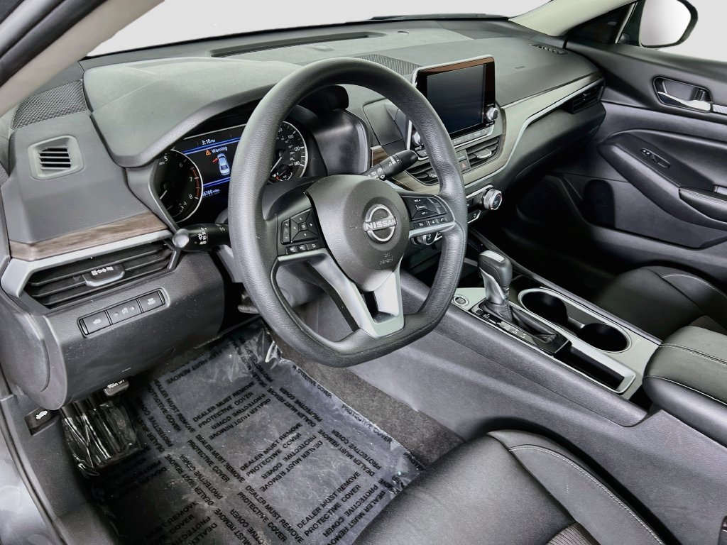 Used 2024 Nissan Altima 2.5 SV FWD image 8