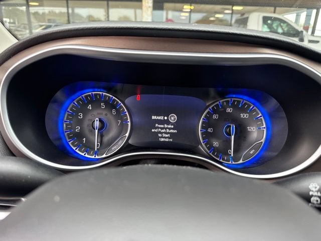 Used 2017 Chrysler Pacifica Touring-L Plus w/ Tire & Wheel Group FWD image 5