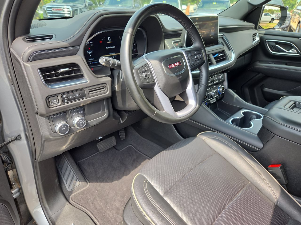 Used 2023 GMC Yukon SLT RWD image 10