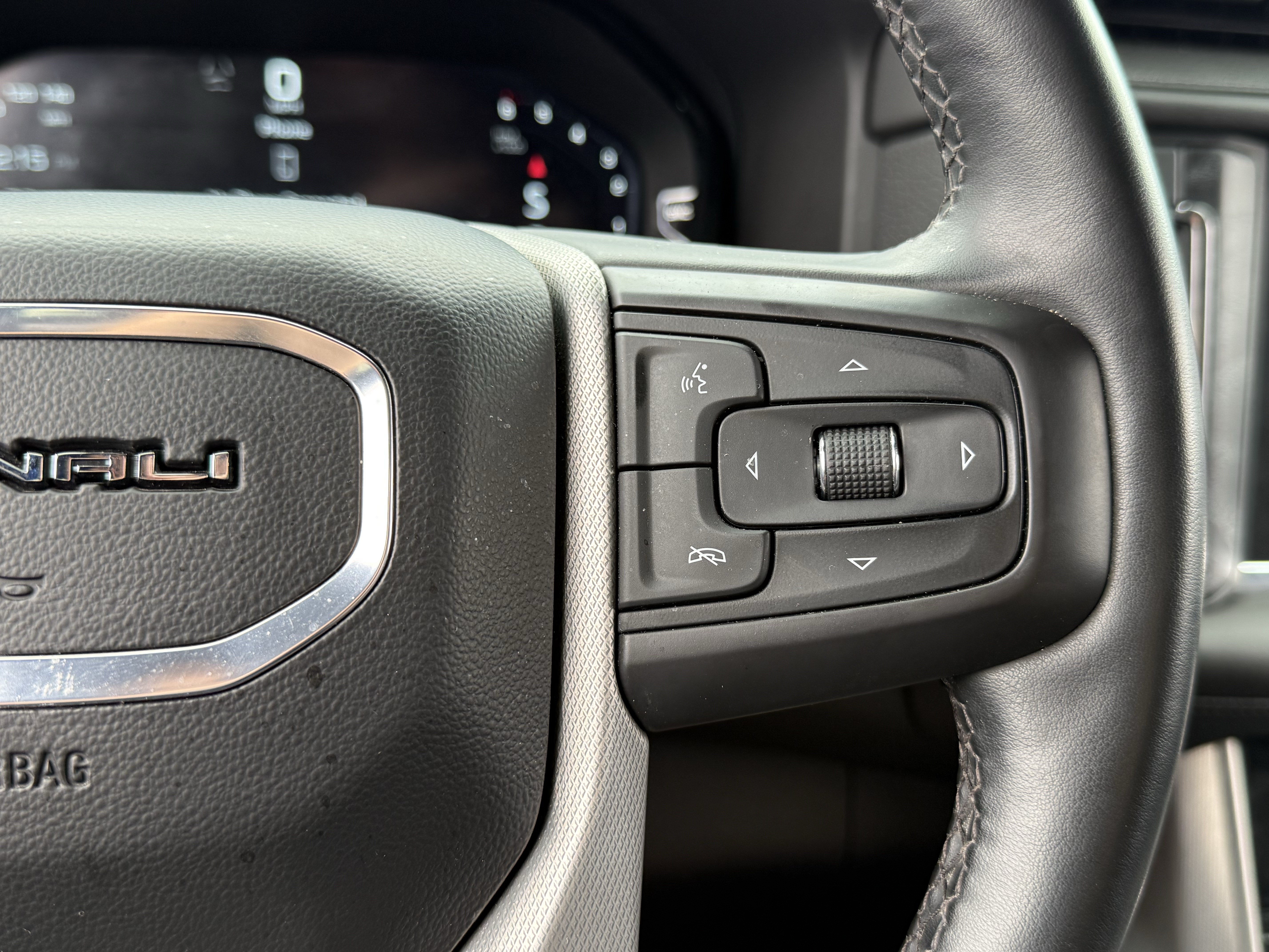 Used 2023 GMC Yukon Denali AWD/4WD image 17
