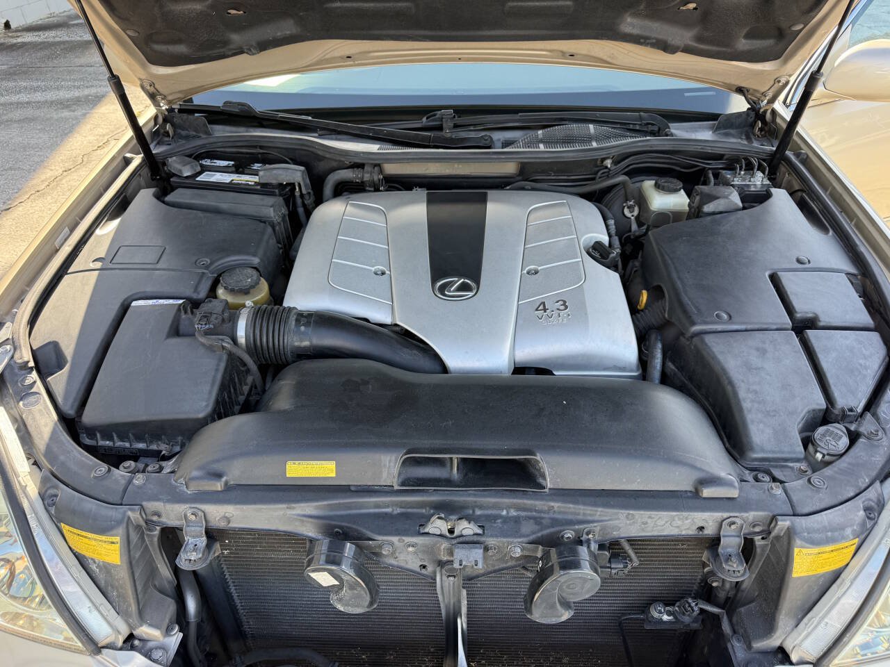 Used 2002 Lexus LS 430 RWD image 19