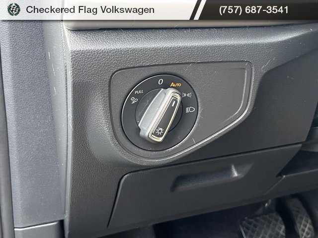 Used 2022 Volkswagen Atlas Cross Sport SE image 19