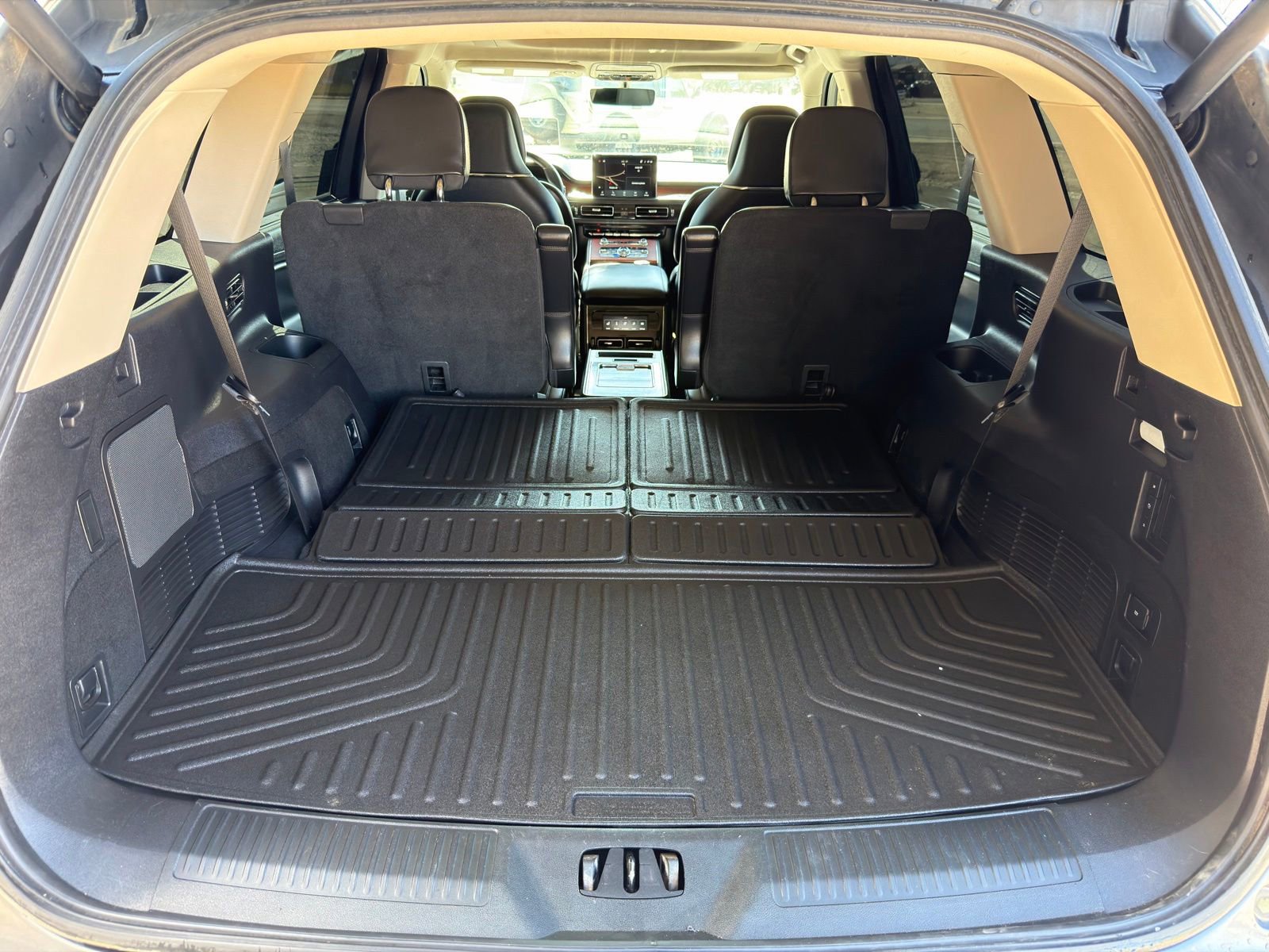 Used 2021 Lincoln Aviator Reserve w/ Equipment Group 210A AWD/4WD image 9