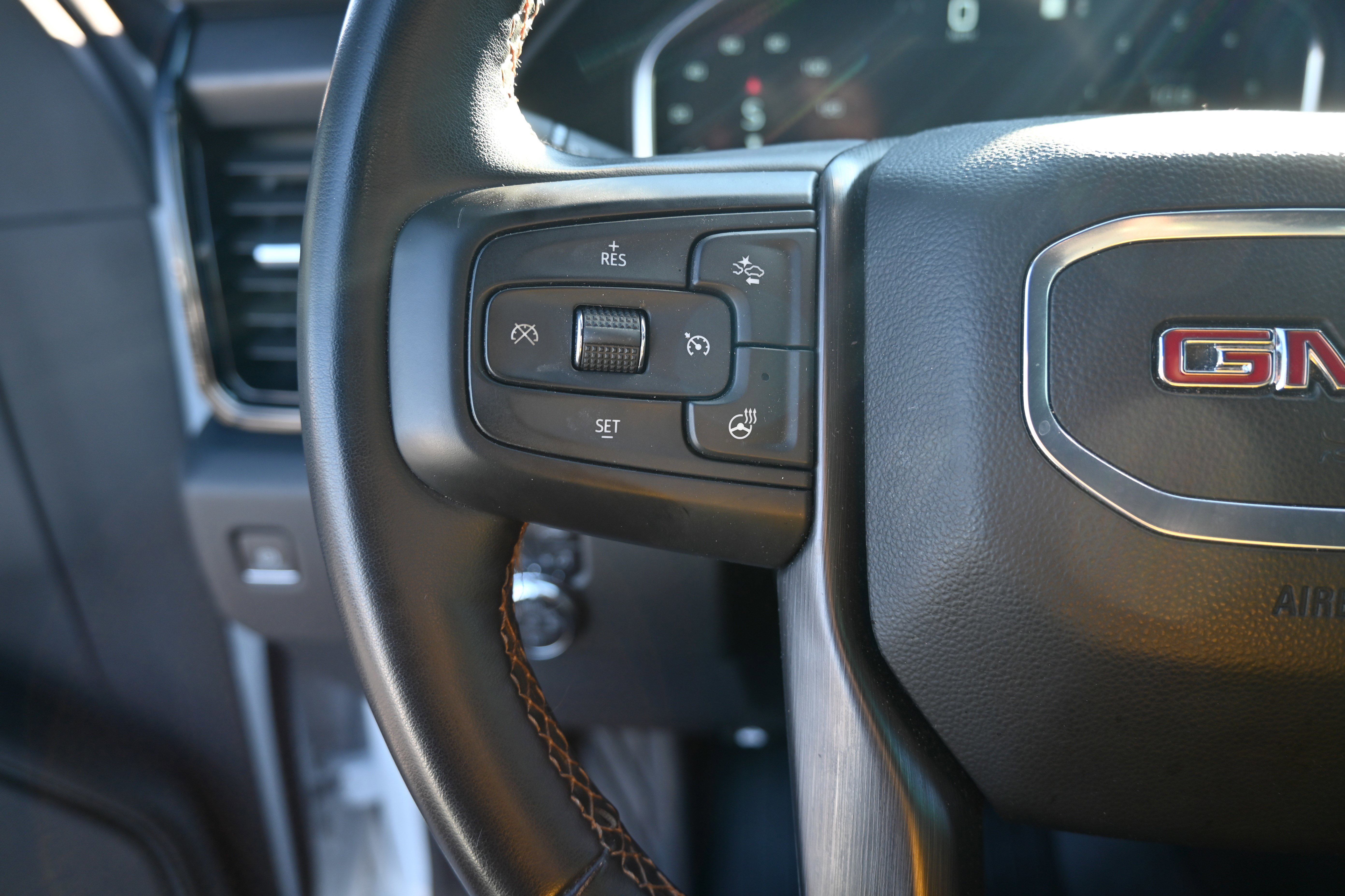 Used 2024 GMC Sierra 2500 AT4 w/ AT4 Premium Plus Package image 21