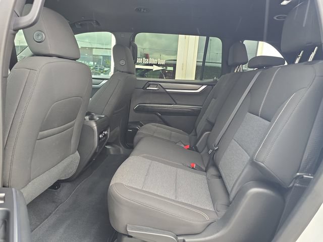 Certified 2025 GMC Acadia Elevation FWD image 15