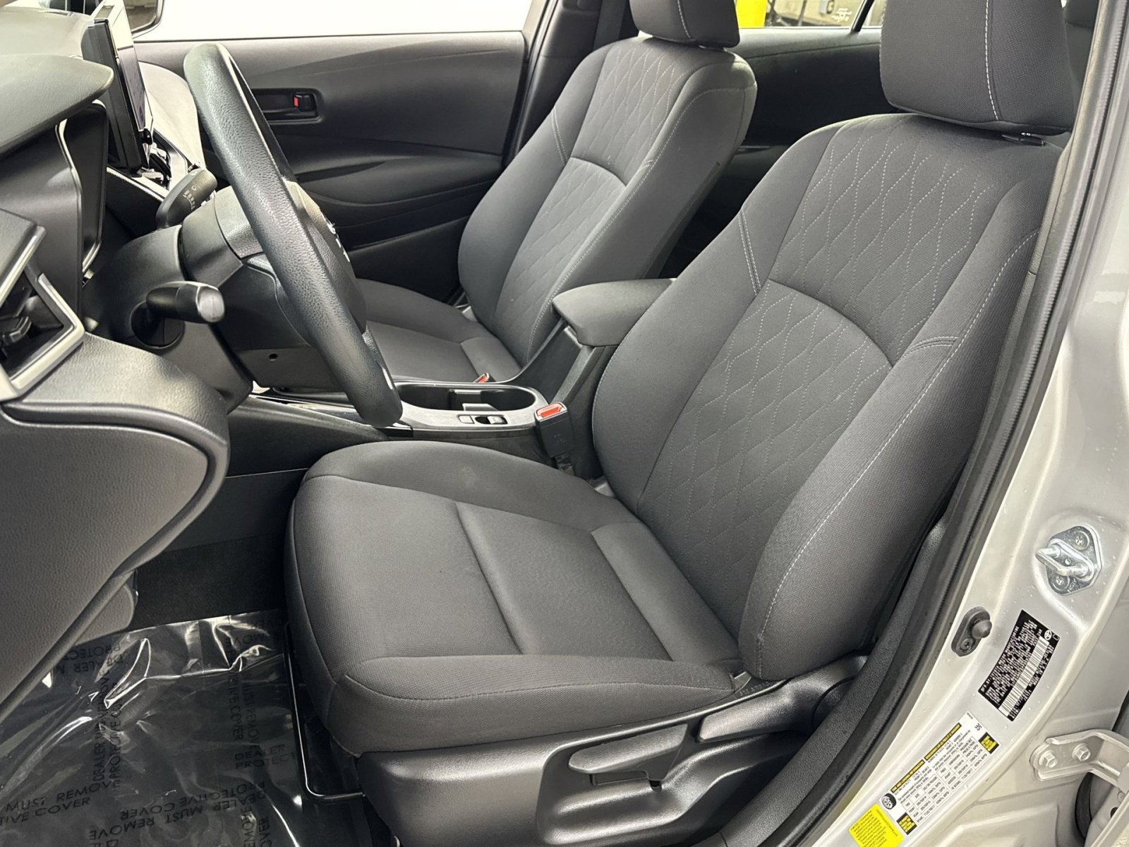 Used 2023 Toyota Corolla LE image 4